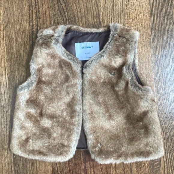 Faux fur vest - Picture 1 of 3